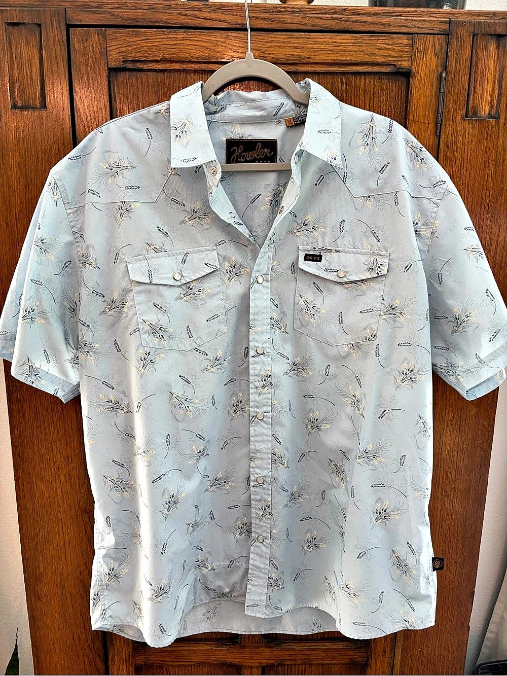 Howler Bros Floral Button Down Shirt Blue XL Like New